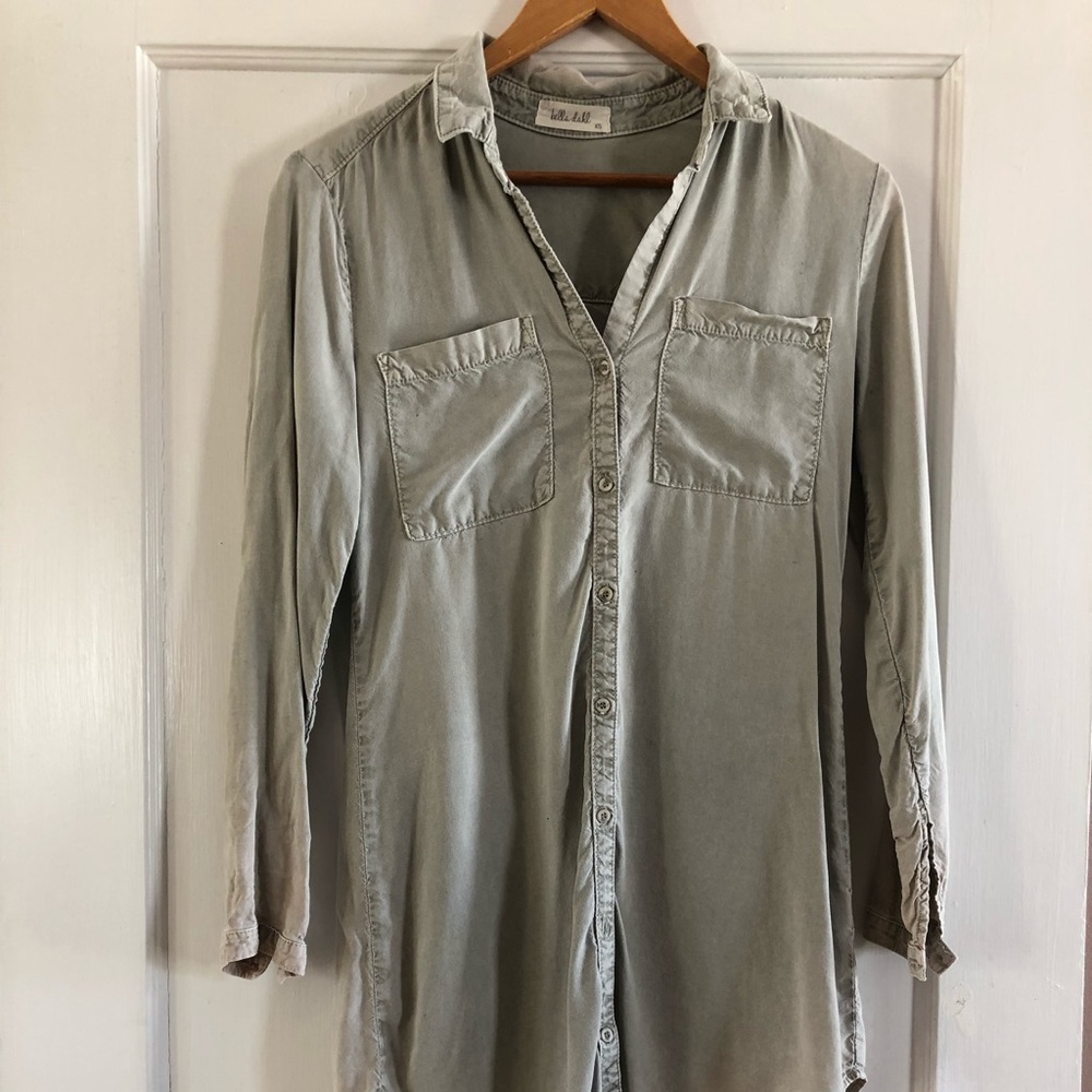 Long-sleeve button down shirt